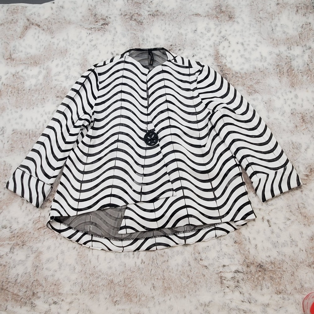IC BY CONNIE‎ K Black White Abstract Striped Asymmetric Mesh Top Thin Blazer - S